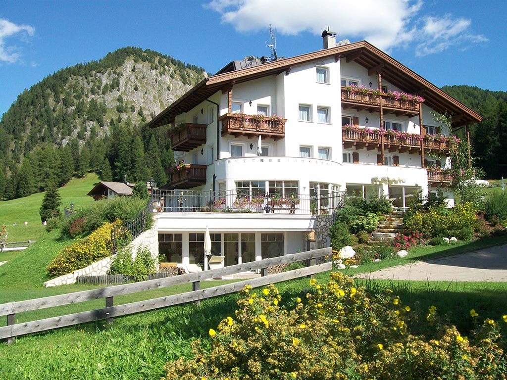 Villa Erna B&B Apartments in Wolkenstein in Gröden